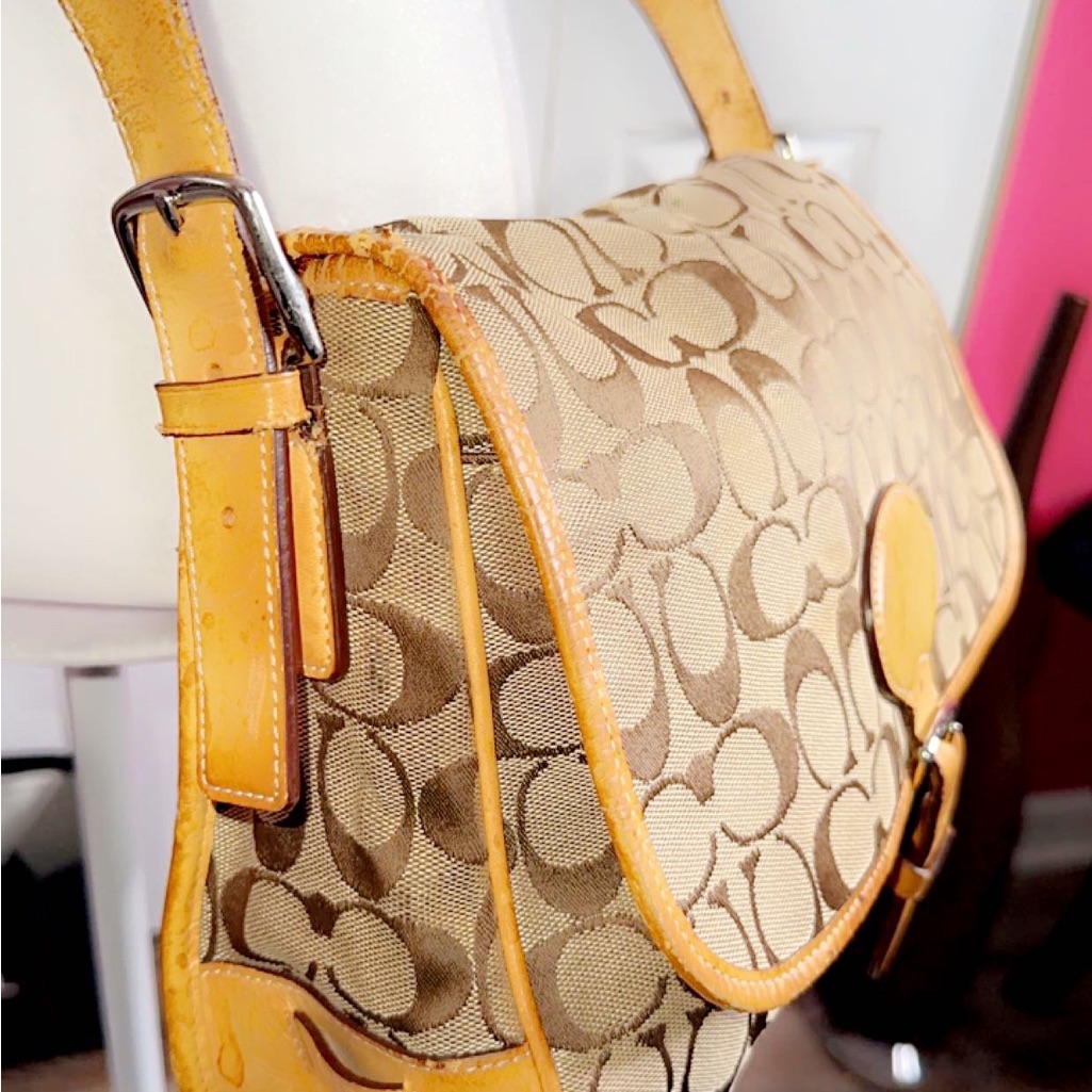 Authentic Vintage Coach Authentic Vintage Coach